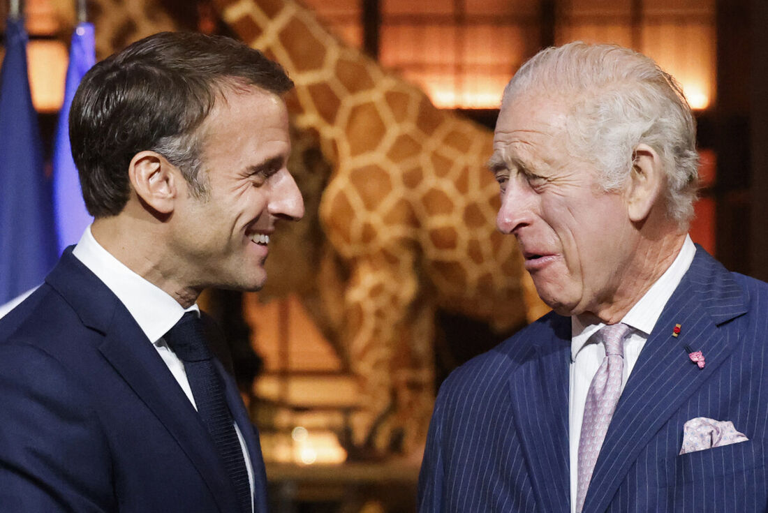 O presidente francês Emmanuel Macron e o rei Charles III da Grã-Bretanha