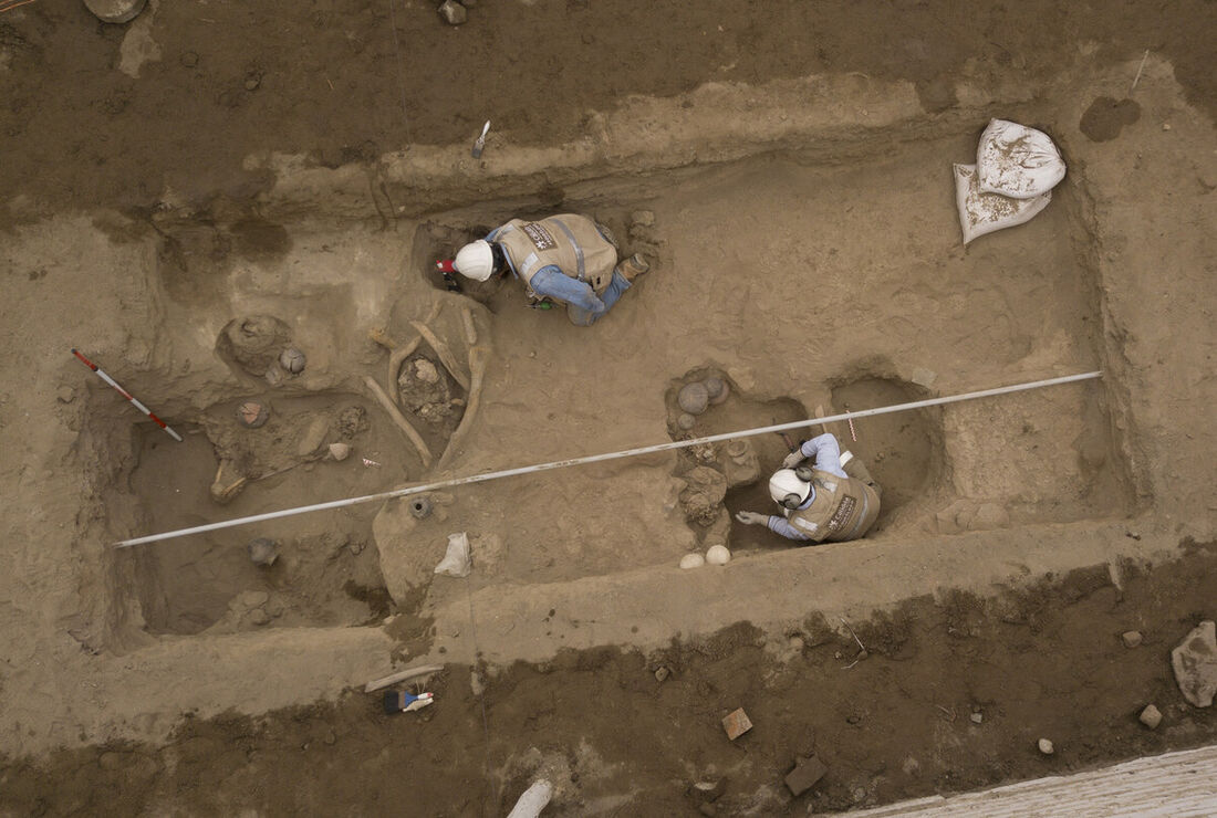 As tumbas pertencem a um grande cemitério pré-hispânico e foram descobertas