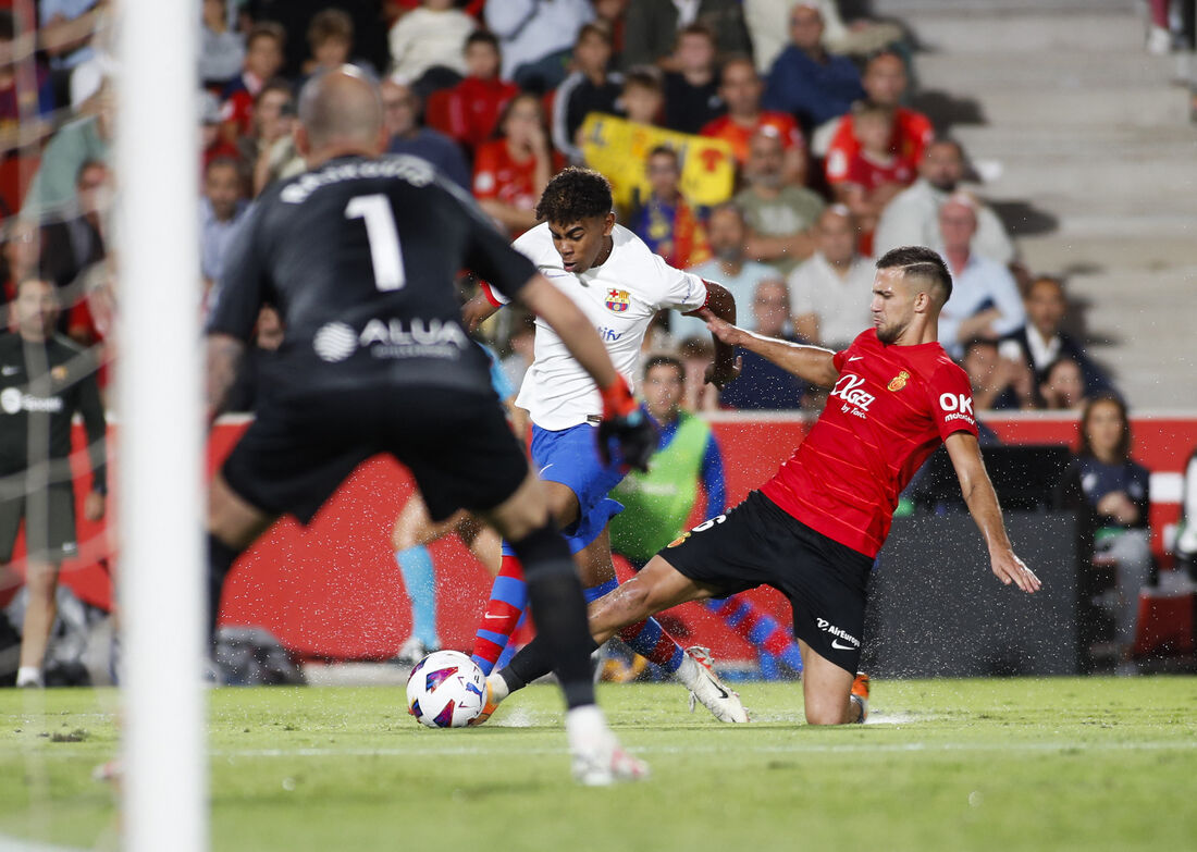 Lamine Yamal chegou a cavar um pênalti quando o jogo já estava em 2x2, mas o VAR revisou e anulou a marcação