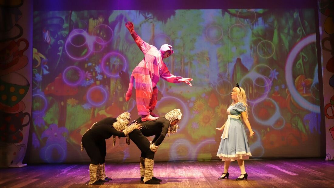 Musical "Alice no País das Maravilhas" 