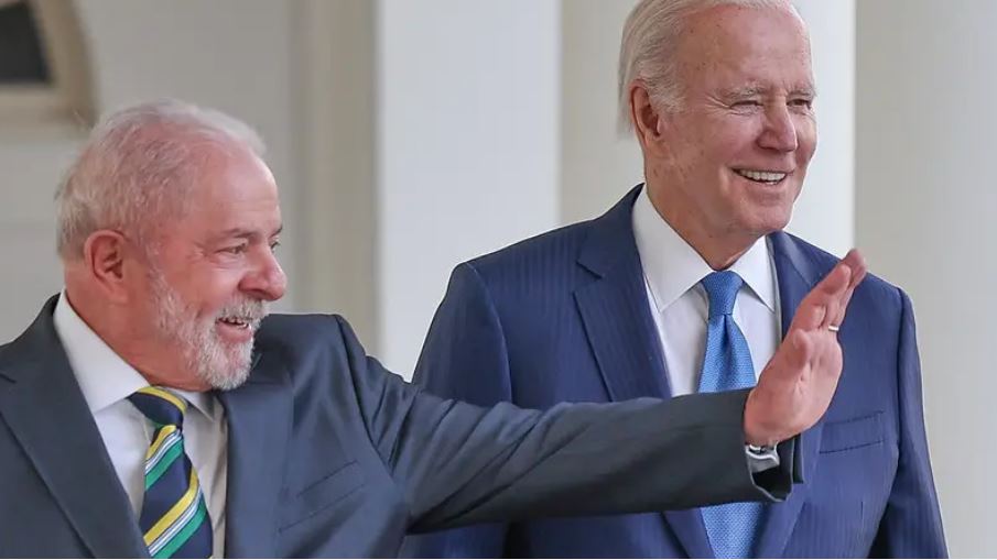 Presidente dos Estados Unidos da América, Joe Biden e o Presidente da República do Brasil, Luiz Inácio Lula da Silva, durante encontro na Casa Branca, em Washington