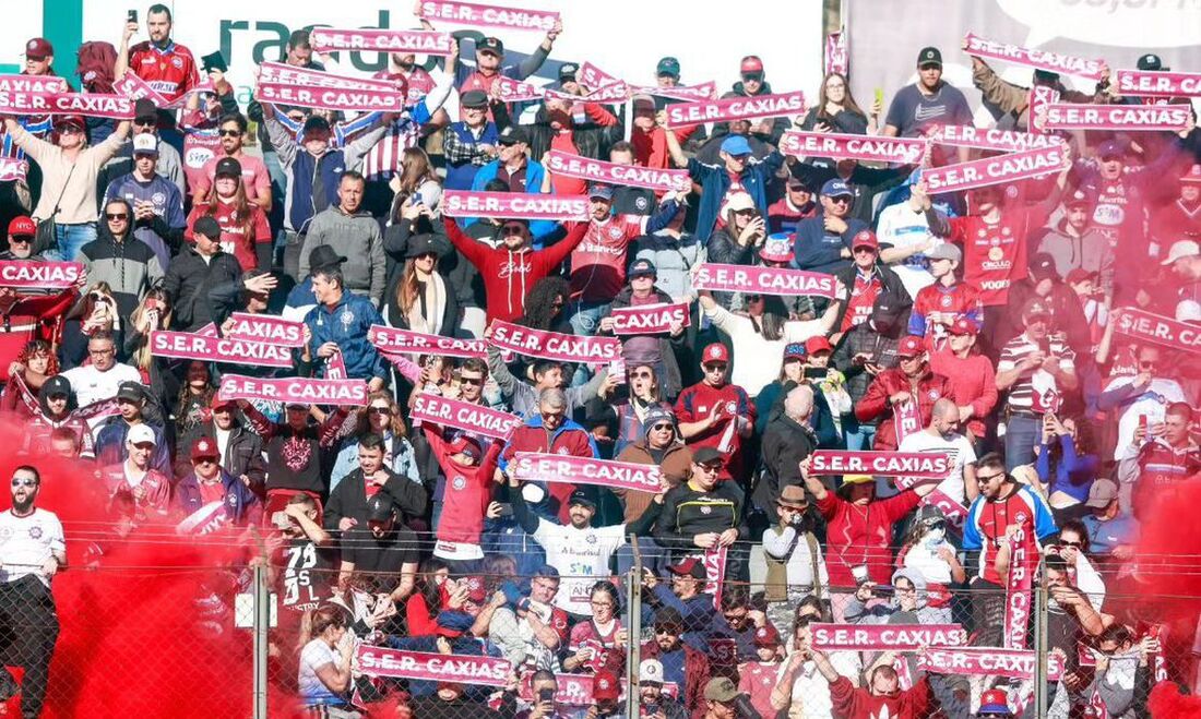 Torcida do Caxias marcou presença no duelo