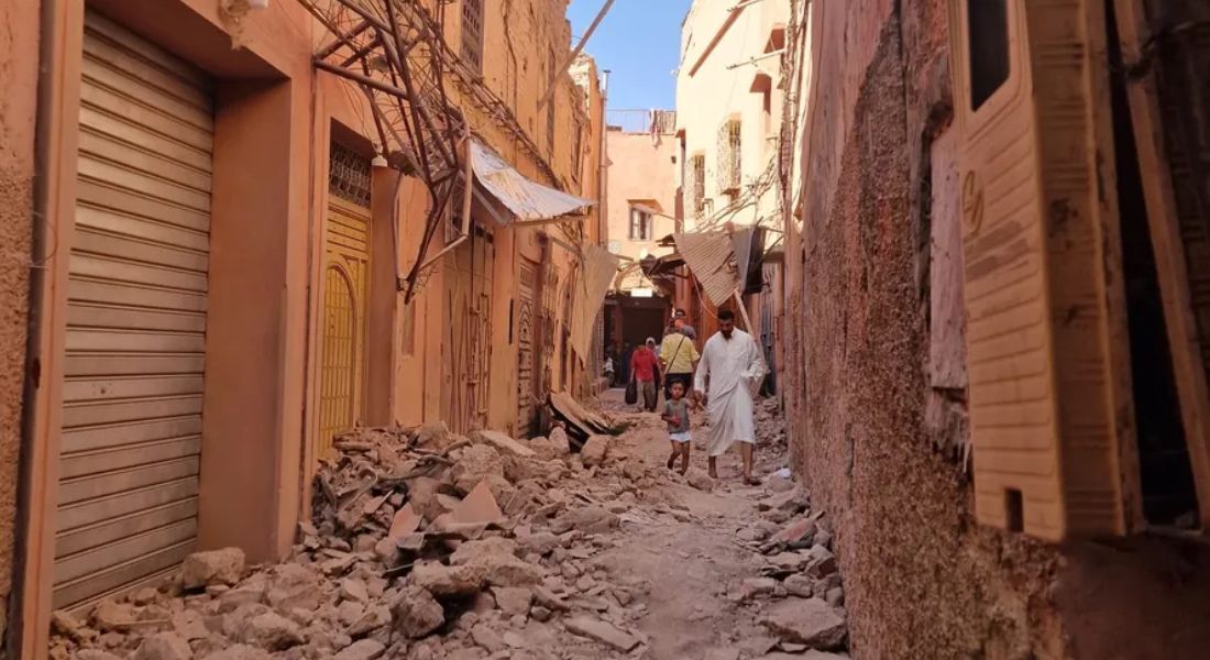 A cidade de Marrakech após o terremoto poderoso sismo de magnitude 6,8 