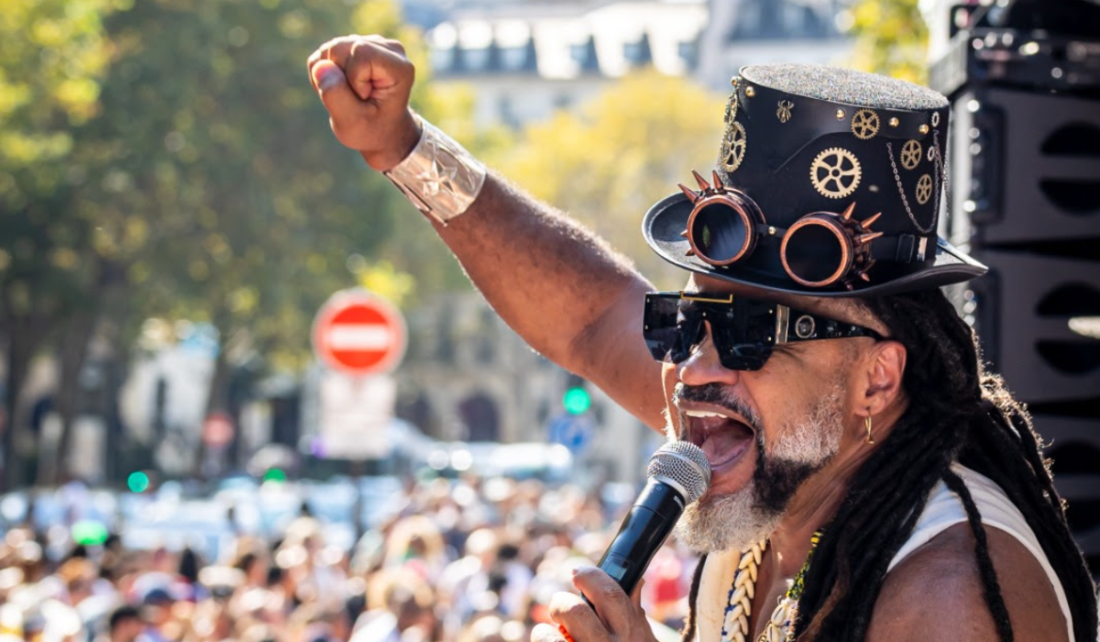 Carlinhos Brown na Lavagem da Madeleine, em Paris