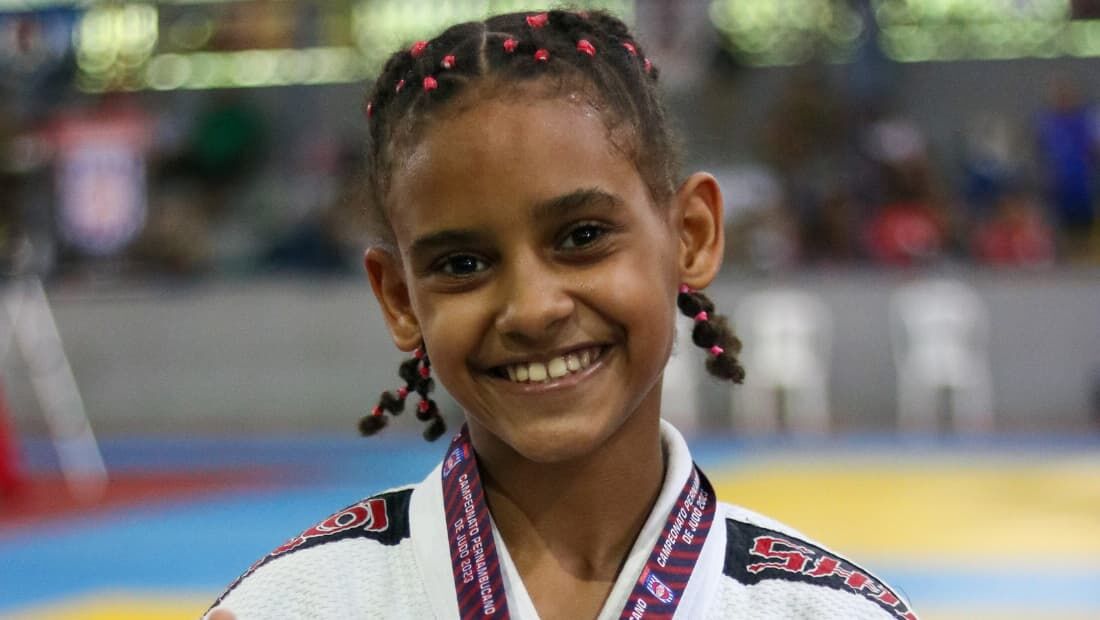 Rebeca Vitoria, medalhista de ouro no Campeonato Estadual de Judô