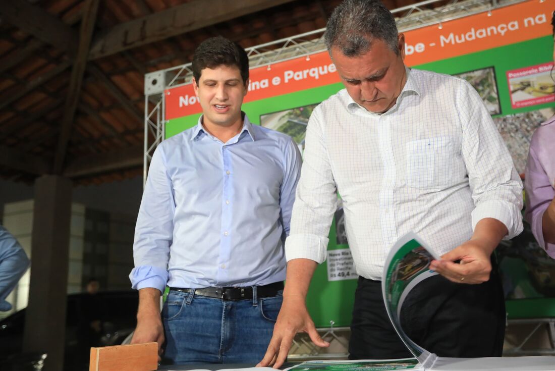 Ministro da Casa Civil, Rui Costa, visitou obras ao lado do prefeito João Campos