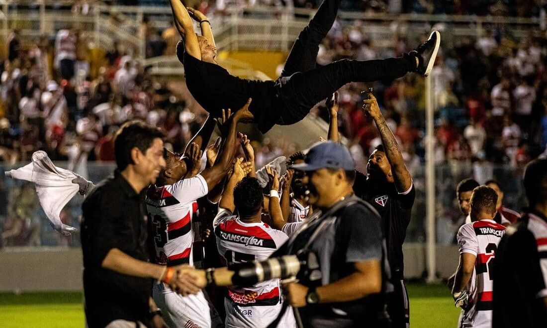 Caxias-RS bate Portuguesa-RJ no fim e garante acesso inédito à Série C