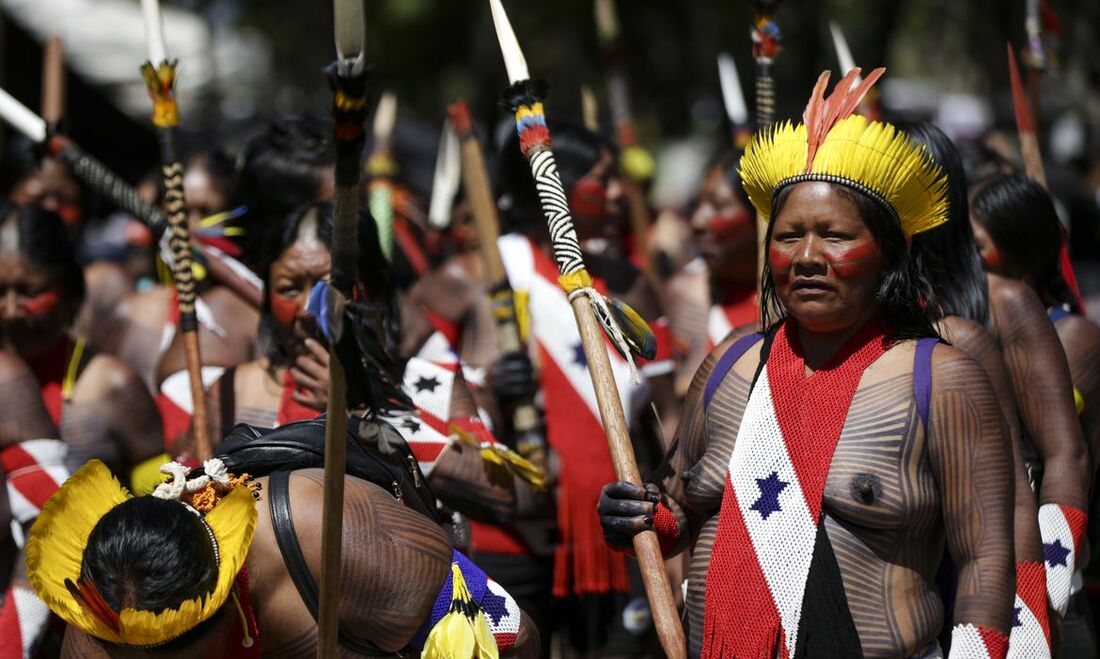 Mulheres indígenas marcham em Brasília contra violência