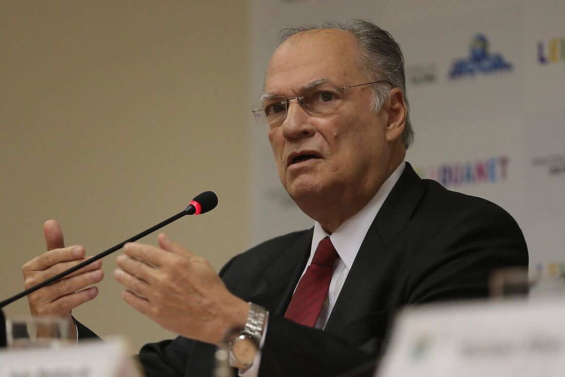 Freire perdeu o controle do partido