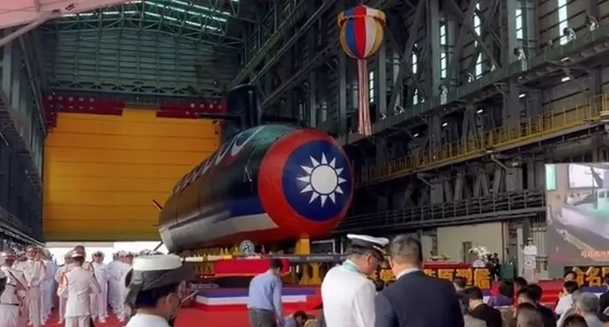 Taiwan apresenta primeiro submarino de produção local