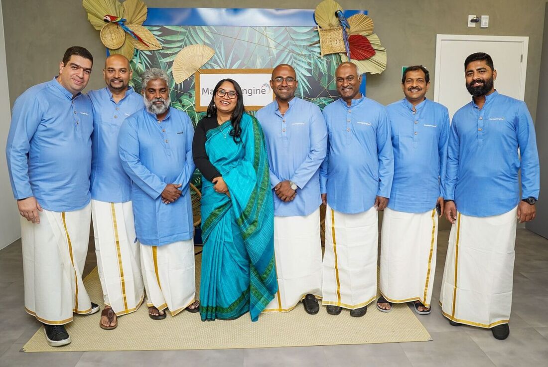 A cônsul geral da Índia no Brasil, Manisha Swami, ladeada pelos executivos da empresa na inauguração da nova sede da ManageEngine, em São Paulo