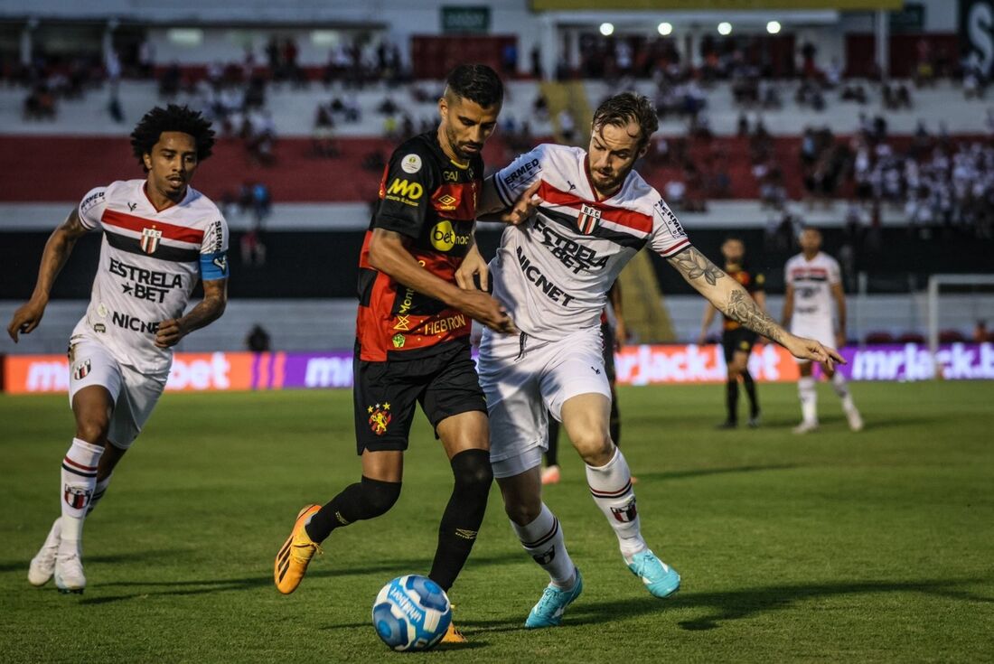 Botafogo-SP marca no fim e supera o Guarani pela Série B