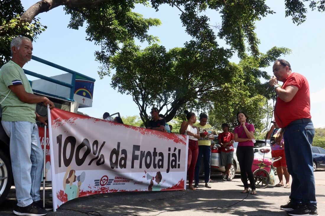 Protesto aconteceu na área central da capital pernambucana