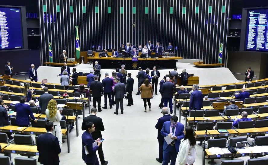 Plenário da Câmara dos Deputados durante votação 