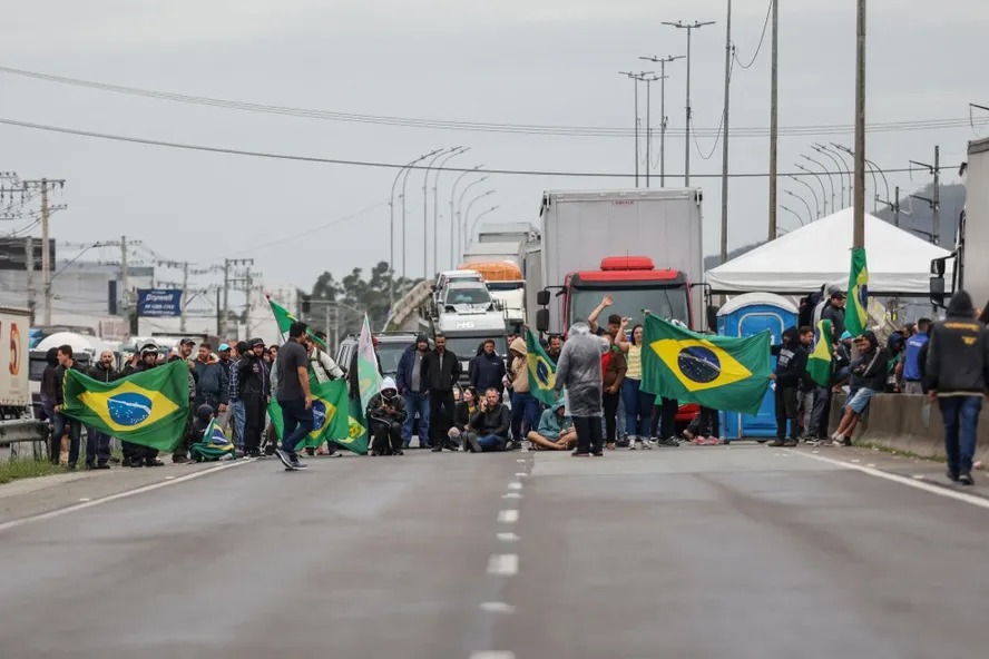 Bloqueio de estrada em Santa Catarina