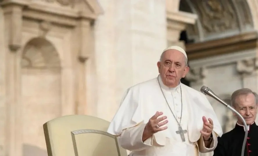 Chefe da Igreja Católica intercedeu pelo país na tradicional audiência geral na Praça de São Pedro, no Vaticano 