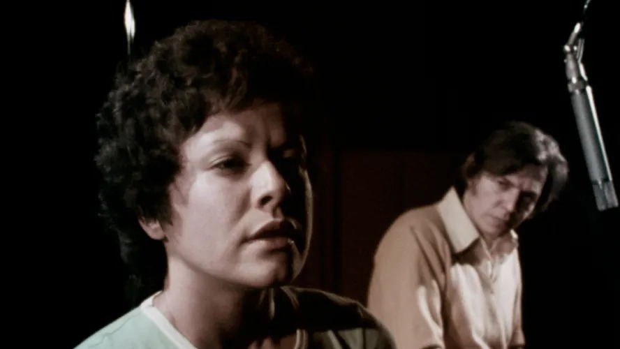 Elis Regina e Tom Jobim em 'Elis & Tom, só tinha de ser com você', de Roberto de Oliveira 