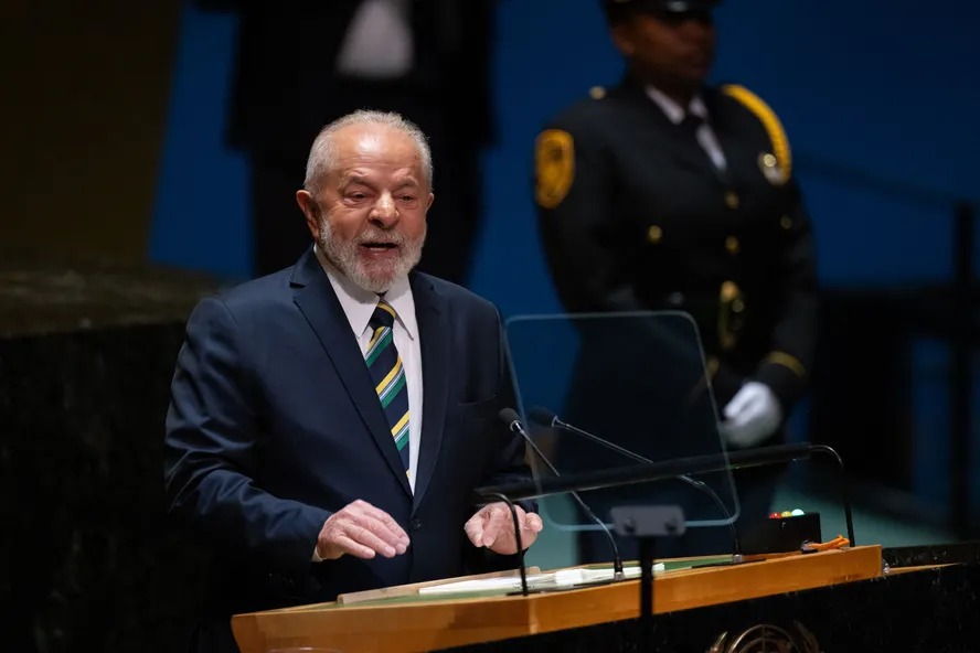 O presidente Luiz Inácio Lula da Silva do Brasil discursa na 78ª sessão da Assembleia Geral das Nações Unidas 