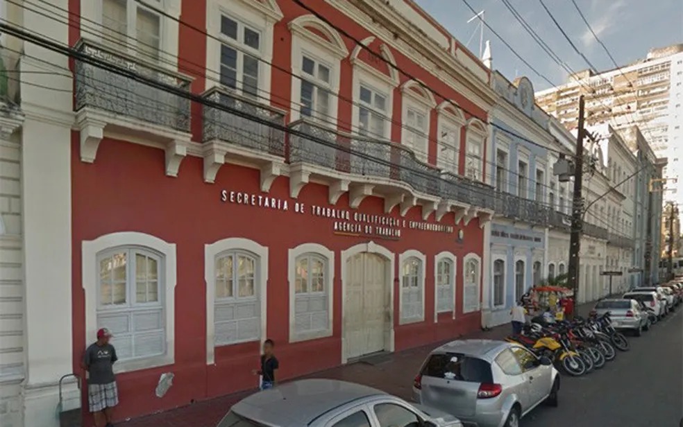 Agência do Trabalhador da rua da Aurora, no Recife