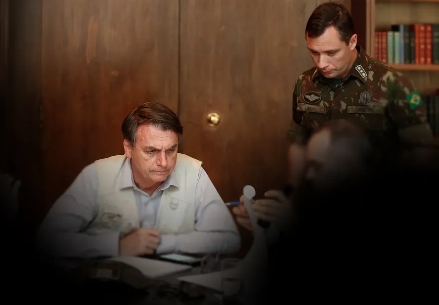 Jair Bolsonaro e Mauro Cid 