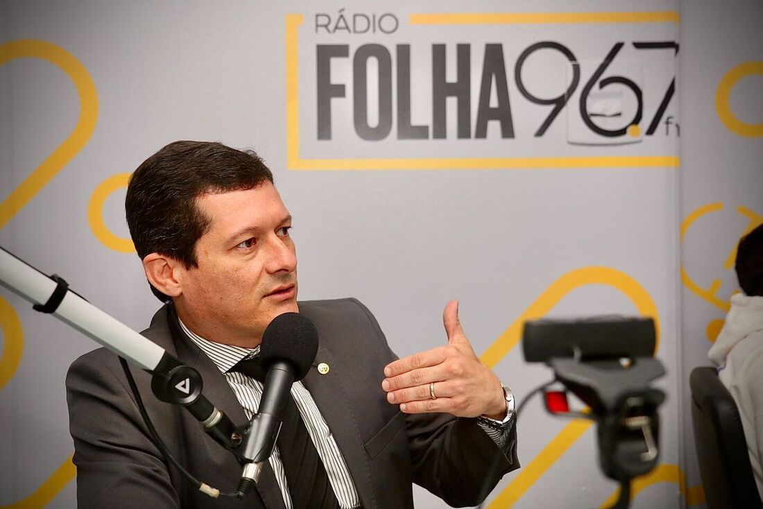 Defensor público-geral, Henrique Seixas, foi entrevistado pela Rádio Folha