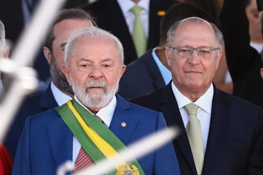 O presidente Lula viajou para a Índia após desfile do 7 de setembro; Alckmin, o vice, visitará o Rio Grande do Sul no domingo 