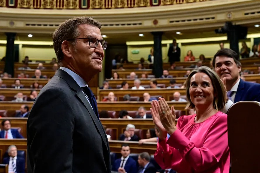 O líder da direita espanhola, Alberto Núñez Feijóo, durante investidura no Parlamento