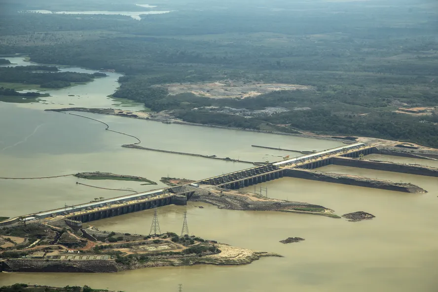 Usina hidrelétrica de Santo Antônio, no Rio Madeira, em Porto Velho 