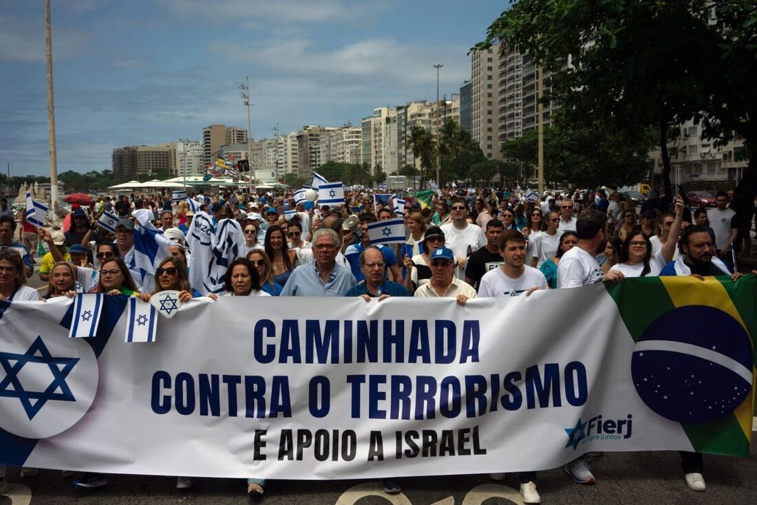 Centenas de pessoas fazem ato no Rio de Janeiro em defesa de Israel - Folha  PE