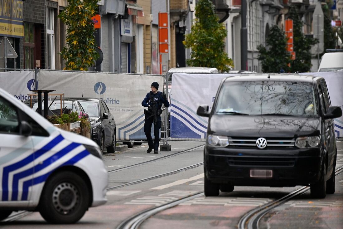 Guarda em frente à casa do suspeito do atentado de Bruxelas 