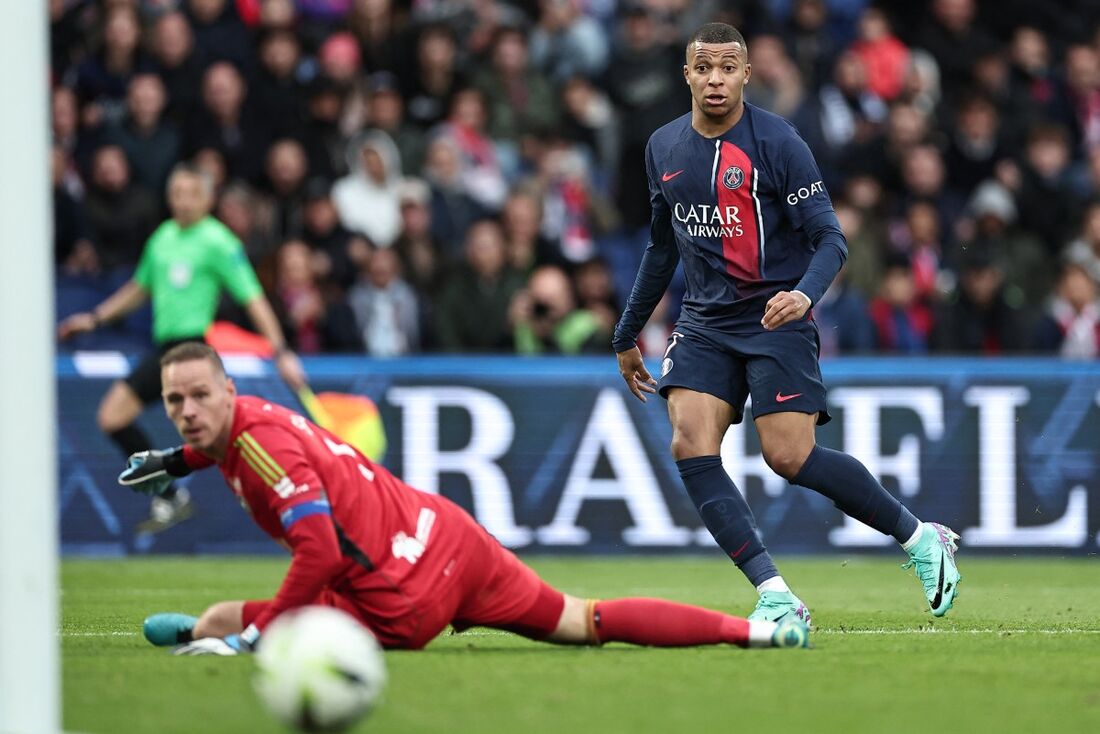 PSG goleia o Olympique em clássico e assume terceira posição