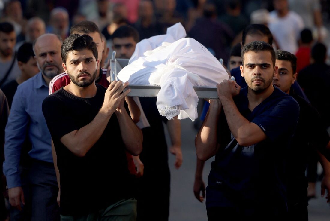 Funeral em meio à guerra em cidade ao sul da Faixa de Gaza