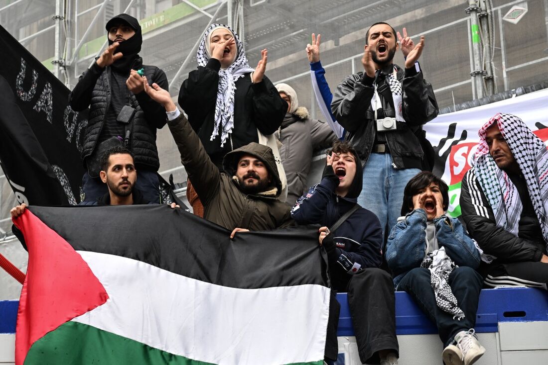 Manifestação em apoio aos palestinos no centro de Paris