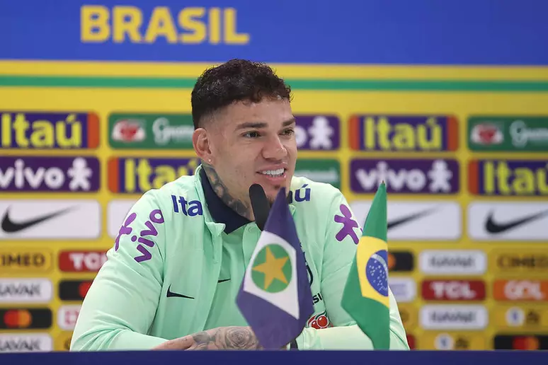 Ederson é um dos 3 finalistas ao prêmio de melhor goleiro da Fifa 2023 -  Jornal da Cidade