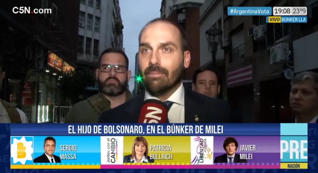 Eduardo Bolsonaro em entrevista na Argentina