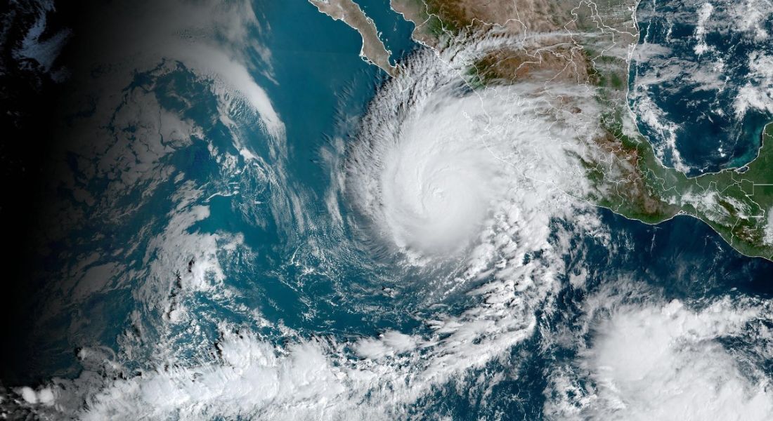 Imagem obtida da Administração Nacional Oceânica e Atmosférica mostra o furacão Norma na costa do Pacífico do México