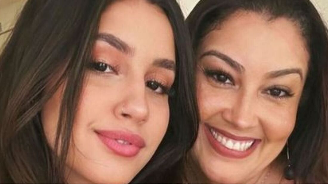 Carolyna lamenta a morte da mãe, Danda