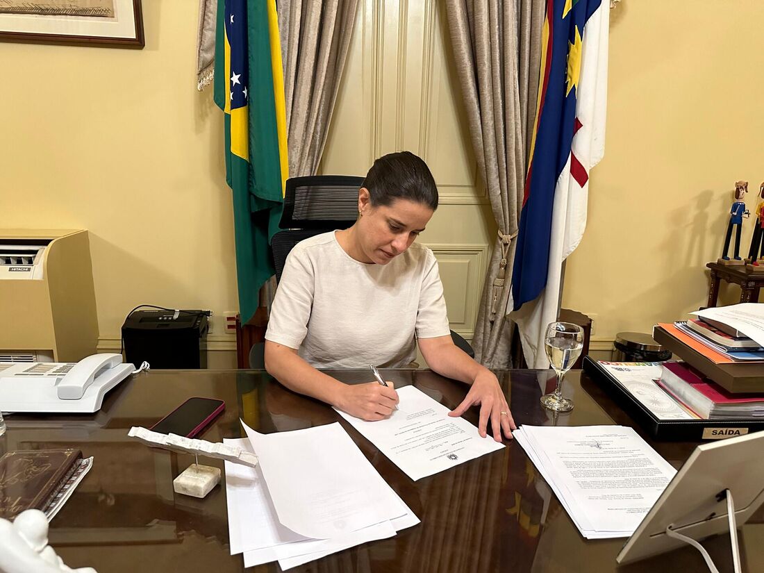 Governadora Raquel Lyra anuncia pagamento do Bônus de Desempenho Educacional (BDE) 2023