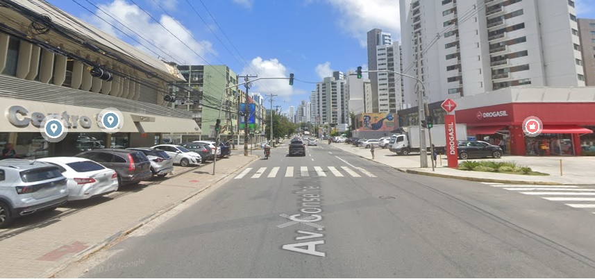 O acidente ocorreu na avenida Conselheiro Aguiar, na altura da Galeria Centro Sul