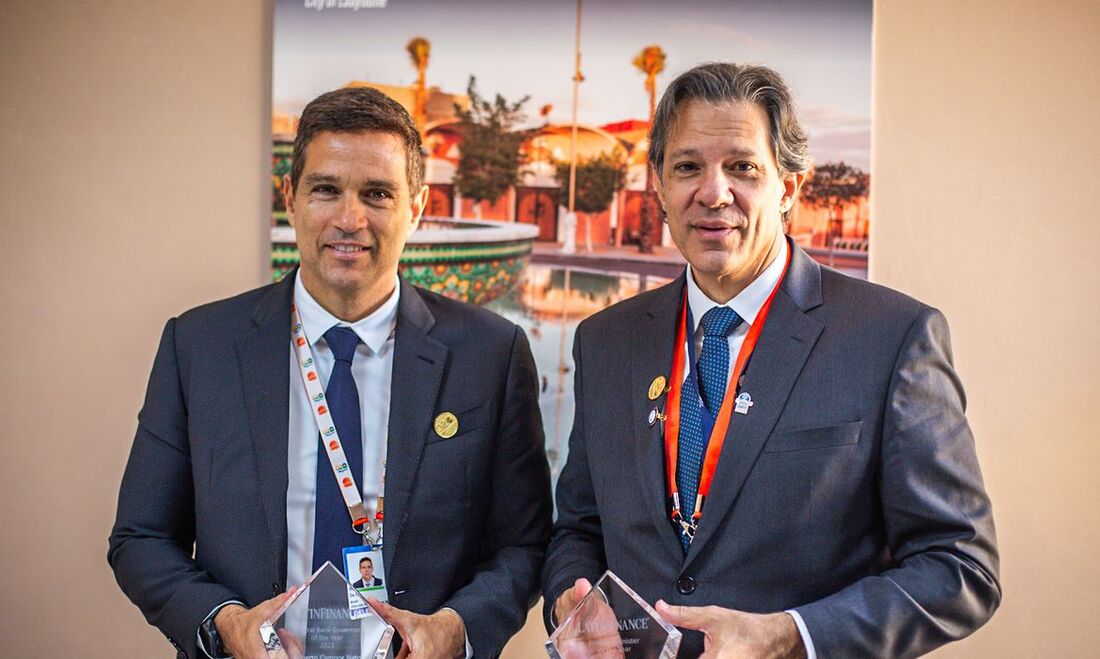 Roberto Campos Neto e o ministro Fernando Haddad foram premiados como melhor Presidente de Banco Central e melhor Ministro da Fazenda