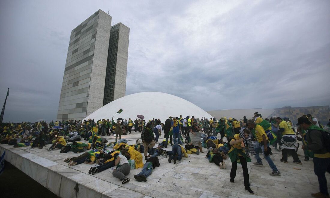 Atos golpistas em oito de janeiro