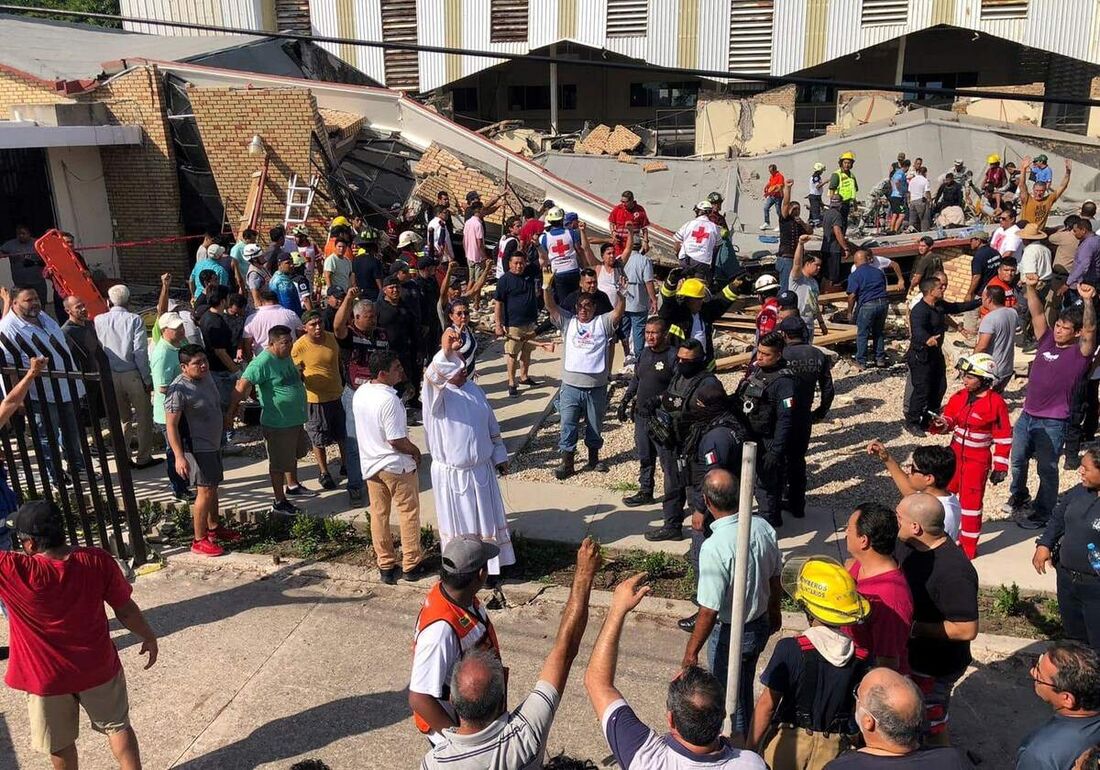 Teto de igreja desabou durante uma missa, em uma cidade mexicana