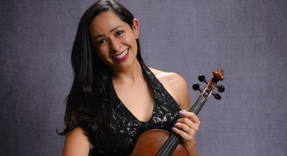 Cecília Santoro, música, vivenciou o câncer de mama, aos 36 anos de idade.