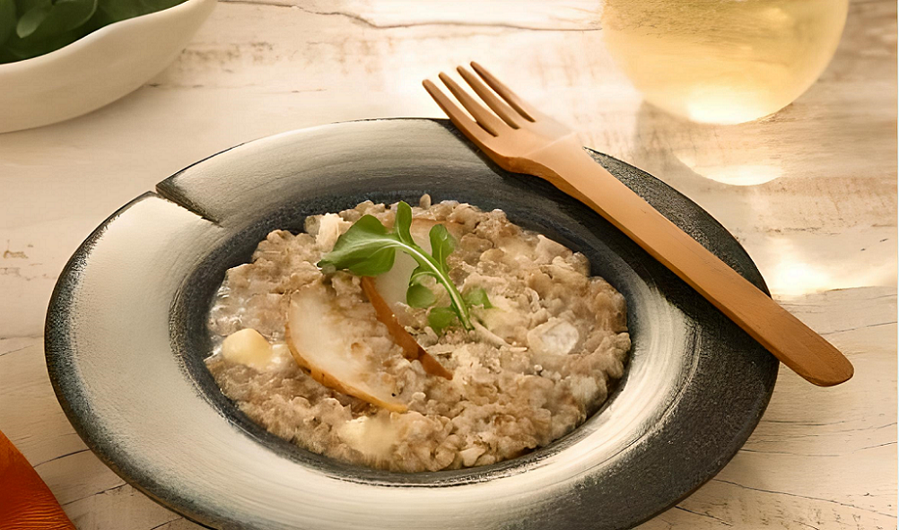 Risoto de pera com queijo brie e aveia