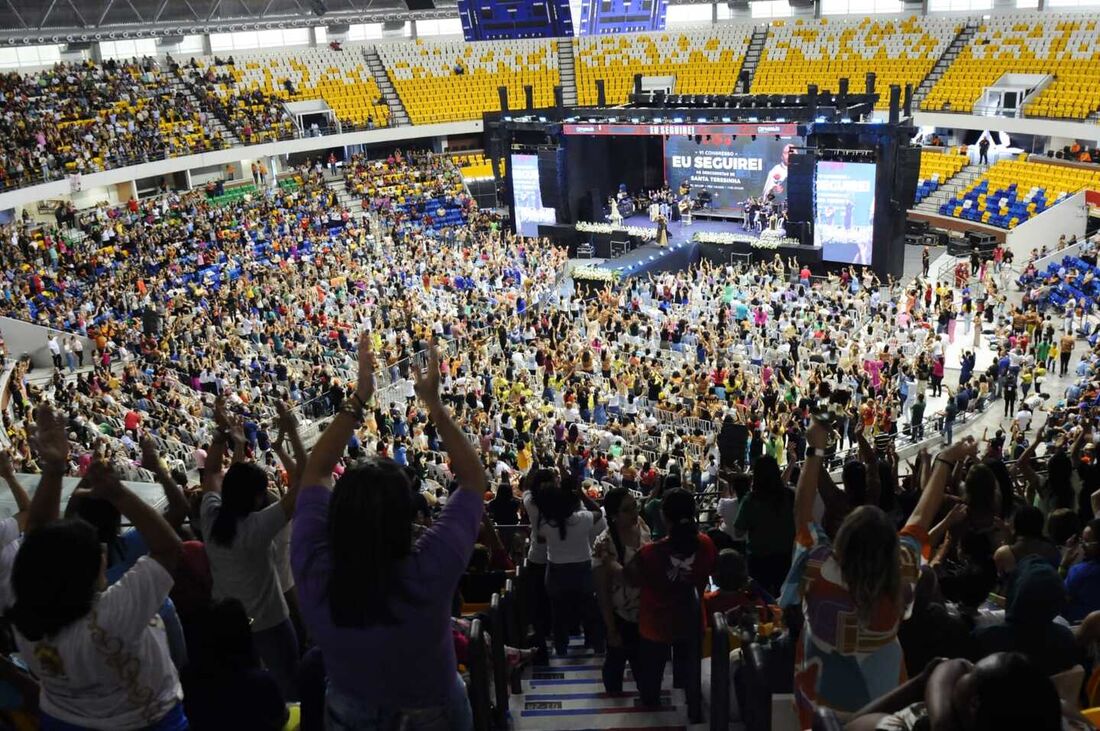 O Geraldão ficou lotado de fiéis, neste domingo (1&ordm;), no congresso "Eu Seguirei"