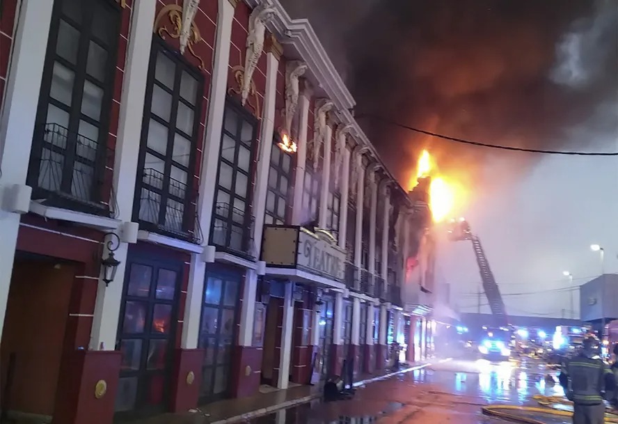 Pelo menos 13 pessoas morreram em incêndio que atingiu complexo de boates na Espanha