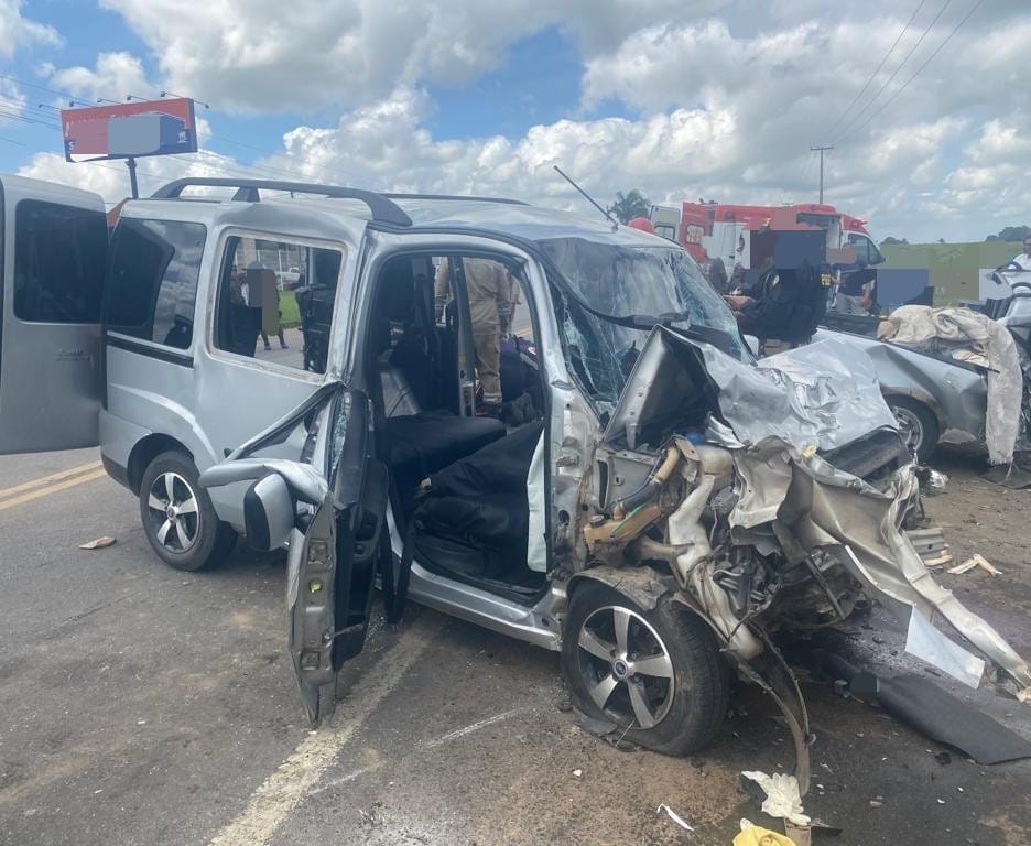 Acidente deixou mortos e feridos na BR-408, em Nazaré da Mata