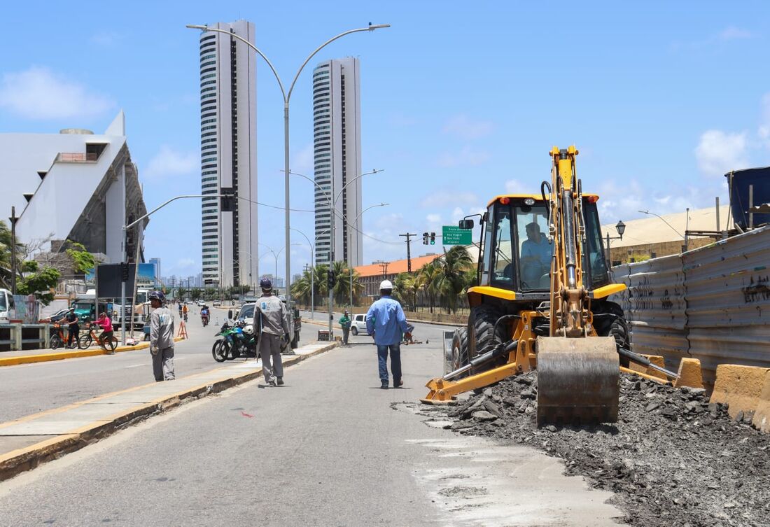 Ponte Giratória passa por obra de requalificação