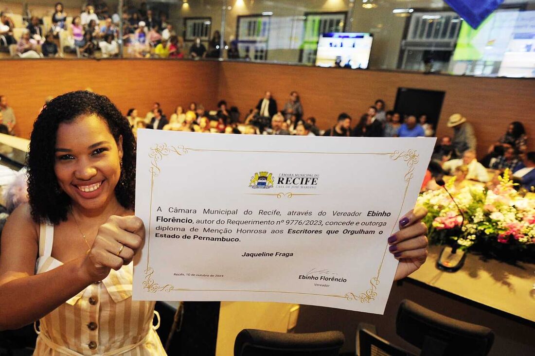 Jaqueline Fraga, durante homenagem em sessão solene na Câmara Municipal do Recife