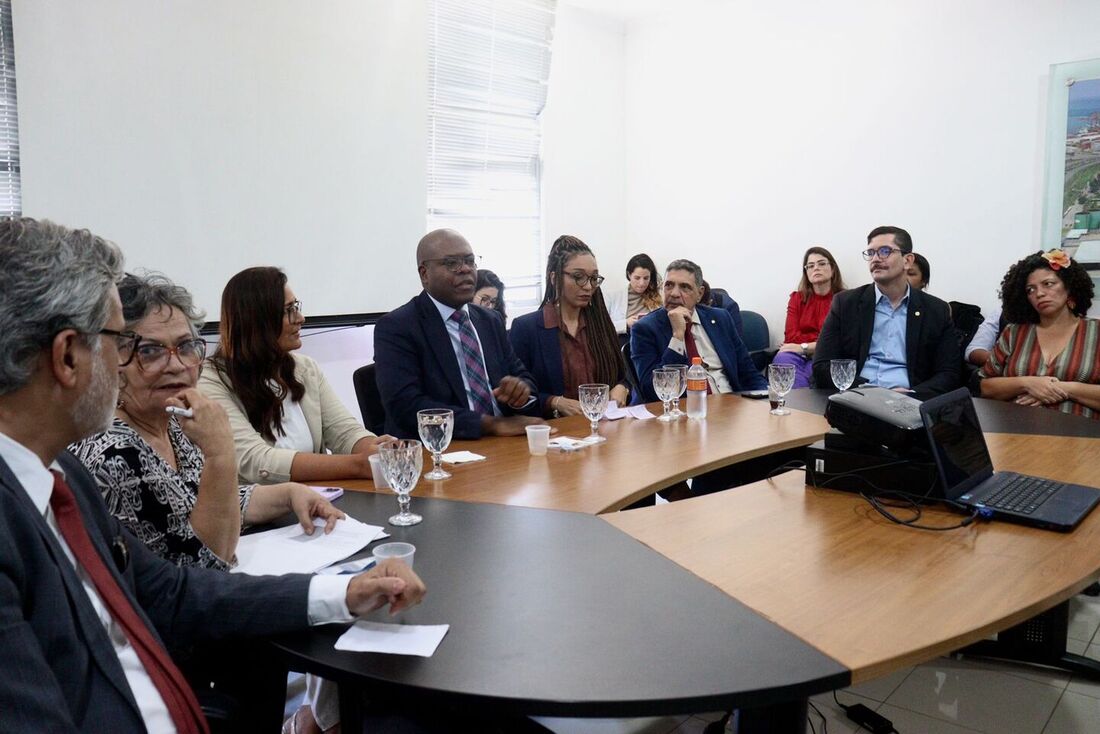 Reunião aconteceu na sede da SJDHPE, nesta quarta (18)